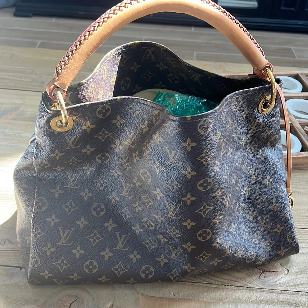 Louis Vuitton Artsy mm